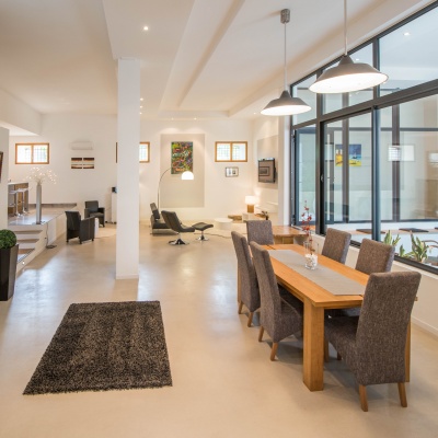 Salle à manger du loft dans un gîte près de la cité de Carcassonne