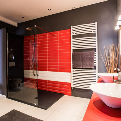 La salle de bain de la chambre le fauteuil d'Hemingway, chambres d'hôtes proche du canal du midi